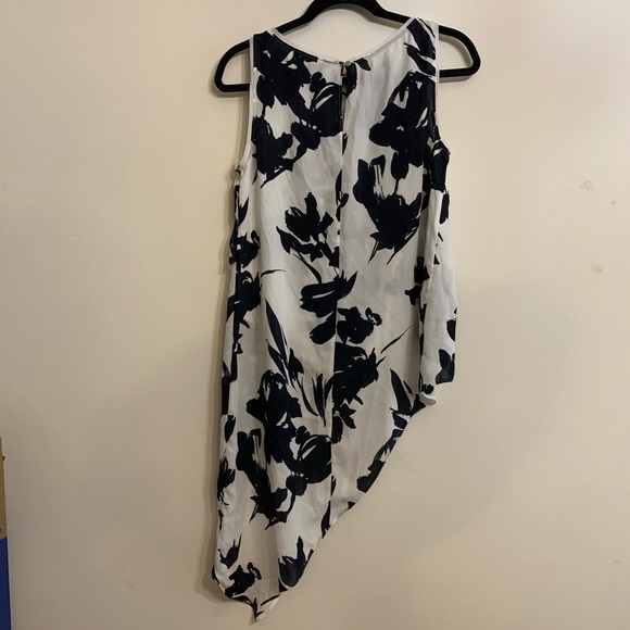 White House Black Market high-low top with layers - Picture 2 of 6